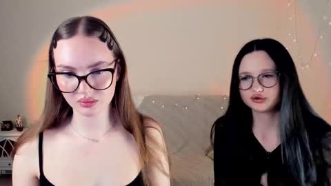 Snapshot of mish_ka3 chatting on November 2025 09:23:01 AM Misha online show from November 2025 09:23:01 AM