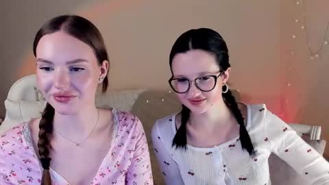 Snapshot of mish_ka3 chatting on November 2025 04:33:01 PM Misha online show from November 2025 04:33:01 PM