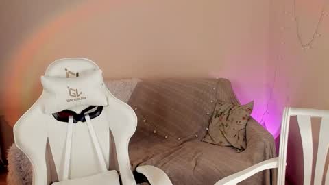 Snapshot of mish_ka3 chatting on December 2025 11:19:01 AM Misha online show from December 2025 11:19:01 AM