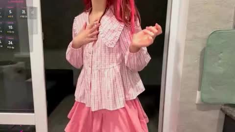 Snapshot of mishahartwigsen chatting on September 2025 05:51:02 PM Molly online show from September 2025 05:51:02 PM