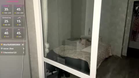 Snapshot of mishahartwigsen chatting on December 2025 07:53:02 PM Molly online show from December 2025 07:53:02 PM