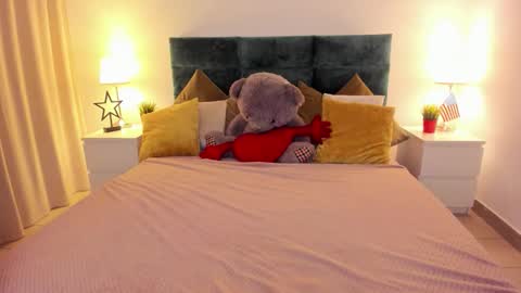 Snapshot of mishapallmer chatting on October 2025 08:25:01 AM mishapallmer online show from October 2025 08:25:01 AM