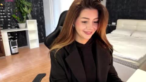 My mane Mishel online show from November 2025 10:14:02 AM