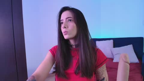 Snapshot of mishelkrave_ chatting on April 2026 07:53:01 PM KRAVE online show from April 2026 07:53:01 PM