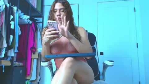 instagram   mishell hadid online show from January 2026 06:57:02 PM