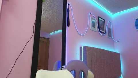 misofialeal online show from September 2025 08:22:01 PM