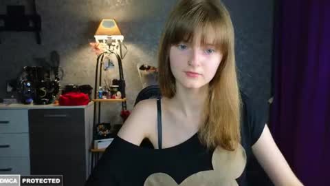 Snapshot of miss___alisa chatting on June 2026 06:47:01 PM Alisa NONNUDE online show from June 2026 06:47:01 PM
