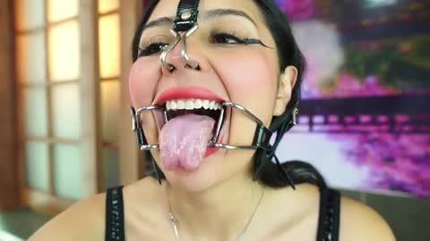 Anastisia online show from November 2025 11:09:01 AM