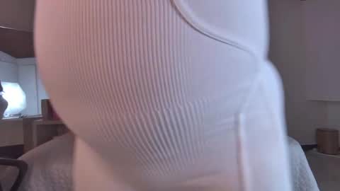 Snapshot of miss__ary_ chatting on May 2026 11:49:02 AM miss__ary_ online show from May 2026 11:49:02 AM