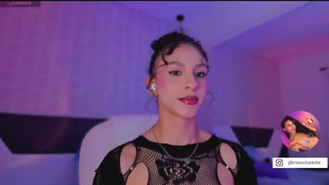 Charlotte online show from November 2025 04:34:02 AM