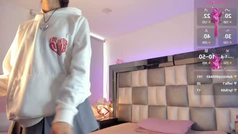 Snapshot of miss__lola chatting on January 2025 08:54:01 PM Soy lola online show from January 2025 08:54:01 PM