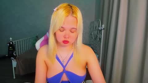 Snapshot of miss__selena chatting on February 2026 10:00:02 PM miss__selena online show from February 2026 10:00:02 PM