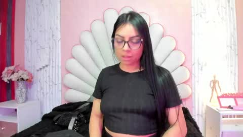 miss__star_ online show from May 2026 03:18:02 PM