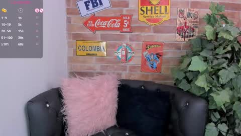 Zoe online show from October 2025 06:15:02 PM