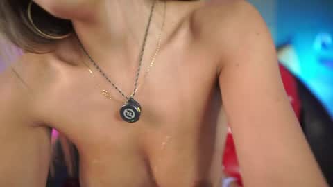 Zoe online show from April 2026 06:48:02 PM