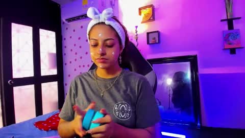 Akemi 3 online show from October 2025 02:05:01 PM