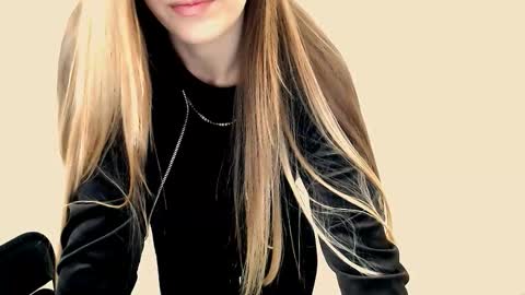 Angelina online show from September 2025 06:05:02 AM