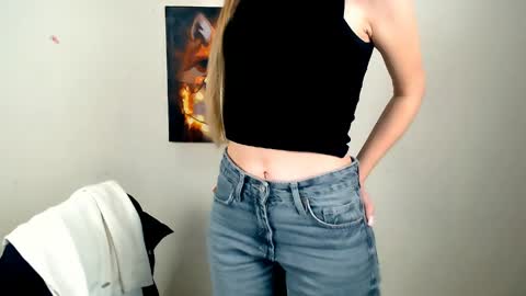 Snapshot of miss_angelina_ chatting on April 2026 06:18:01 AM Angelina online show from April 2026 06:18:01 AM