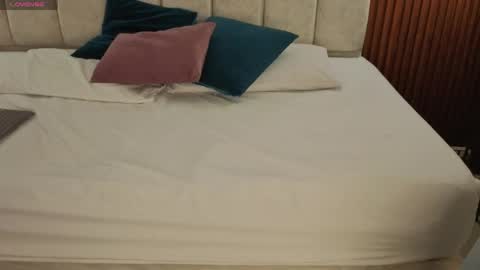 ANTHOLELLA   online show from April 2026 11:28:01 AM