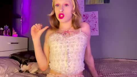 Anya online show from April 2026 09:42:02 PM