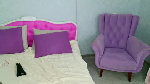 Snapshot of miss_barbie_ chatting on April 2026 01:17:01 AM Kris online show from April 2026 01:17:01 AM