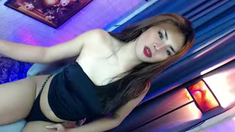 Snapshot of miss_bella69 chatting on December 2025 09:29:02 AM miss_bella69 online show from December 2025 09:29:02 AM