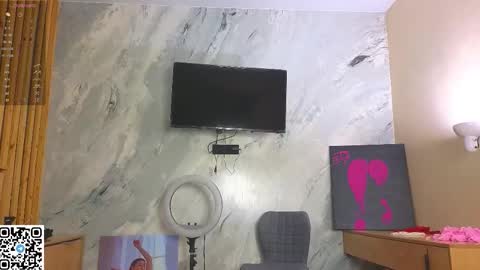 Sandy online show from November 2025 12:42:01 AM