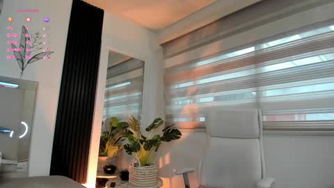 Snapshot of miss_catalinaa chatting on October 2025 11:47:02 AM Catalina online show from October 2025 11:47:02 AM