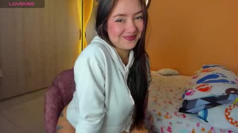 Snapshot of miss_crhys chatting on April 2026 04:21:01 PM Chryss online show from April 2026 04:21:01 PM