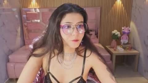 Snapshot of miss_devil_s chatting on January 2026 03:01:02 AM miss_devil_s online show from January 2026 03:01:02 AM