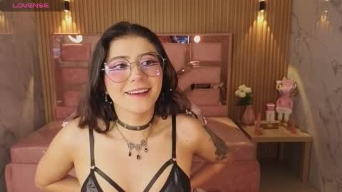 Snapshot of miss_devil_s chatting on March 2026 03:25:02 AM miss_devil_s online show from March 2026 03:25:02 AM