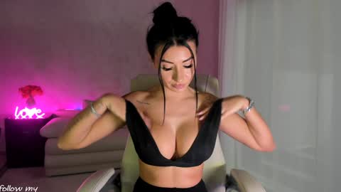 Snapshot of miss_diamond__ chatting on December 2024 07:05:01 AM miss_diamond__ online show from December 2024 07:05:01 AM