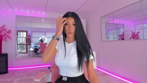 Snapshot of miss_diamond__ chatting on April 2026 07:31:01 AM miss_diamond__ online show from April 2026 07:31:01 AM