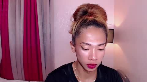 miss_ephrail online show from December 2024 06:48:01 PM