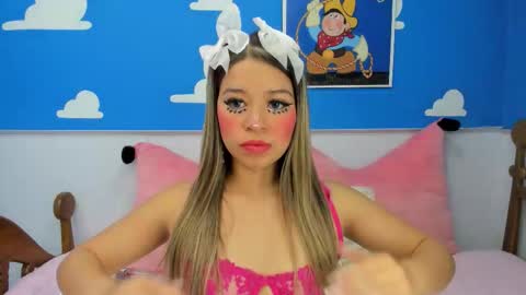 Snapshot of miss_evolet chatting on October 2025 11:02:01 AM Evoleth online show from October 2025 11:02:01 AM