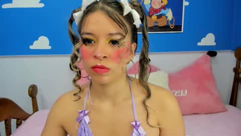 Snapshot of miss_evolet chatting on October 2025 11:00:02 AM Evoleth online show from October 2025 11:00:02 AM