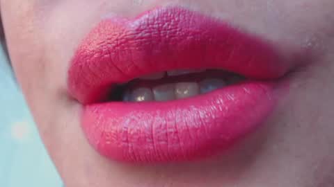 Snapshot of miss_evoleth2 chatting on December 2024 04:28:01 PM Miss Evoleth online show from December 2024 04:28:01 PM