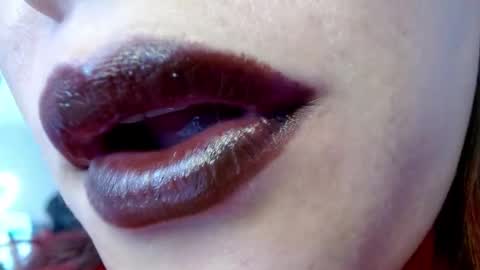 Snapshot of miss_evoleth2 chatting on December 2024 01:28:02 PM Miss Evoleth online show from December 2024 01:28:02 PM