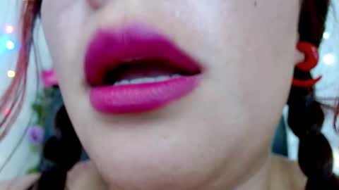 Snapshot of miss_evoleth2 chatting on January 2025 07:39:01 PM Miss Evoleth online show from January 2025 07:39:01 PM