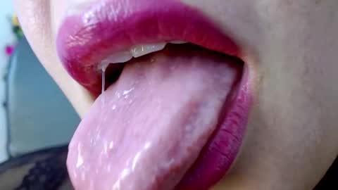 Snapshot of miss_evoleth2 chatting on February 2025 09:15:01 PM Miss Evoleth online show from February 2025 09:15:01 PM