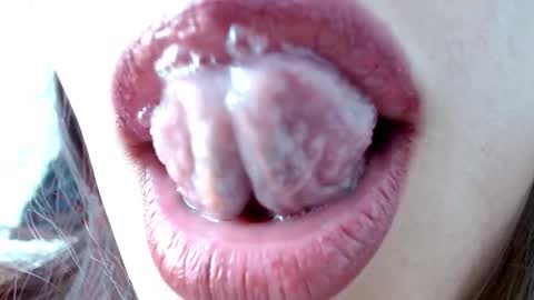 Snapshot of miss_evoleth2 chatting on March 2025 05:50:01 PM Miss Evoleth online show from March 2025 05:50:01 PM