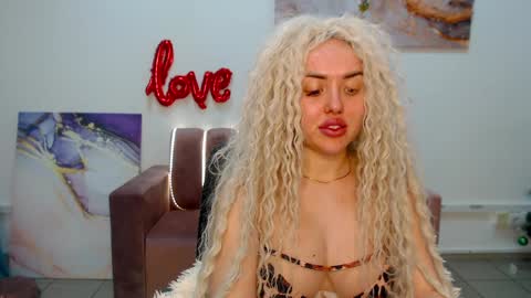 miss_kiten online show from February 2025 02:38:02 AM