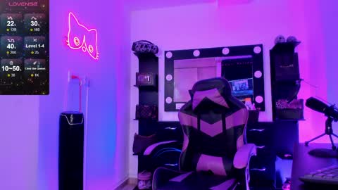 Snapshot of miss_kittyn chatting on April 2026 12:41:01 AM Miss Kittyn online show from April 2026 12:41:01 AM