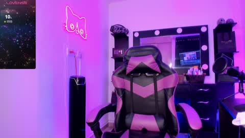 Snapshot of miss_kittyn chatting on April 2026 12:52:02 AM Miss Kittyn online show from April 2026 12:52:02 AM