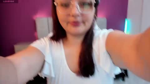 Snapshot of miss_kloee chatting on June 2026 11:53:01 AM Kloe online show from June 2026 11:53:01 AM