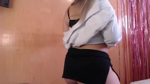 Snapshot of miss_lilieth chatting on September 2025 03:45:02 PM lilieth online show from September 2025 03:45:02 PM