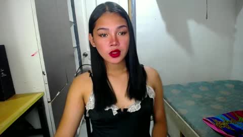 Snapshot of miss_precious_xx chatting on June 2026 06:11:01 AM Precious online show from June 2026 06:11:01 AM