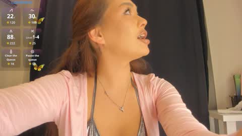 Rioko online show from October 2025 06:51:01 PM