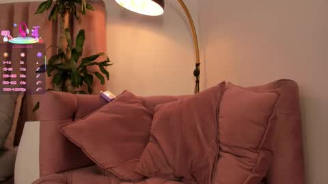 Snapshot of miss_sheep chatting on December 2025 09:25:01 AM Tamm online show from December 2025 09:25:01 AM