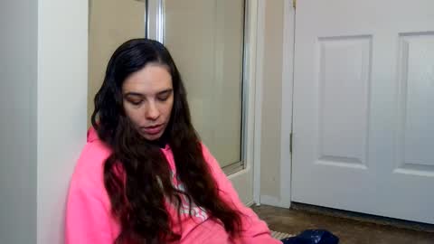 Snapshot of miss_sunshine01 chatting on June 2026 11:38:02 PM Bella online show from June 2026 11:38:02 PM